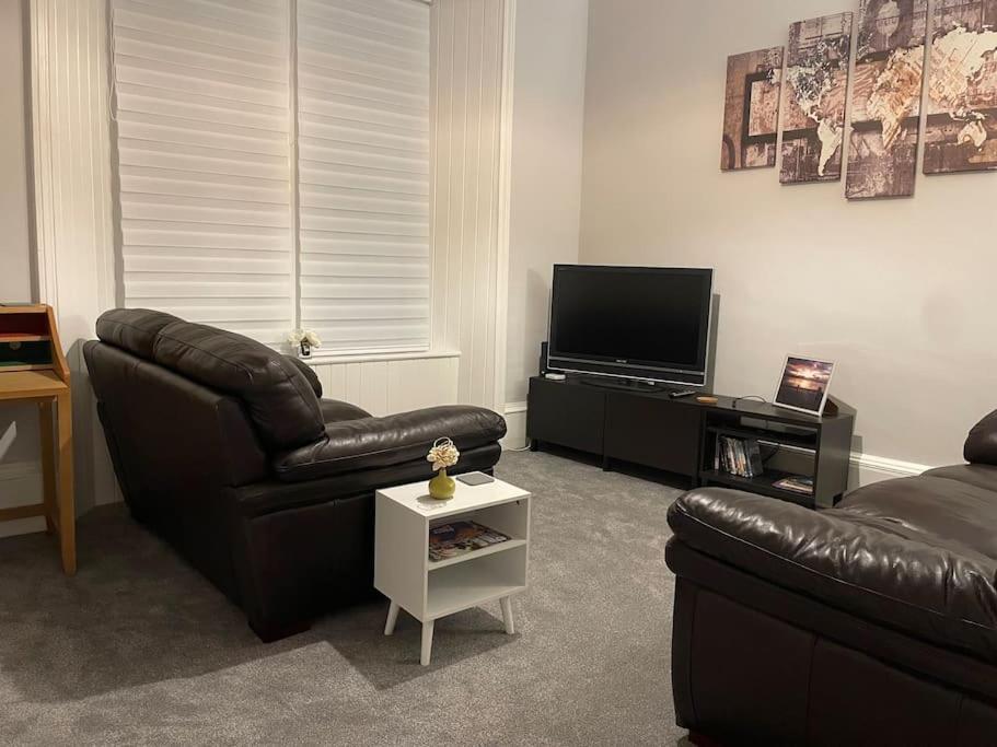 5 Minutes From Loch Lomond - Newly Renovated Ground Floor 1-Bed Flat Apartment Bonhill Bagian luar foto