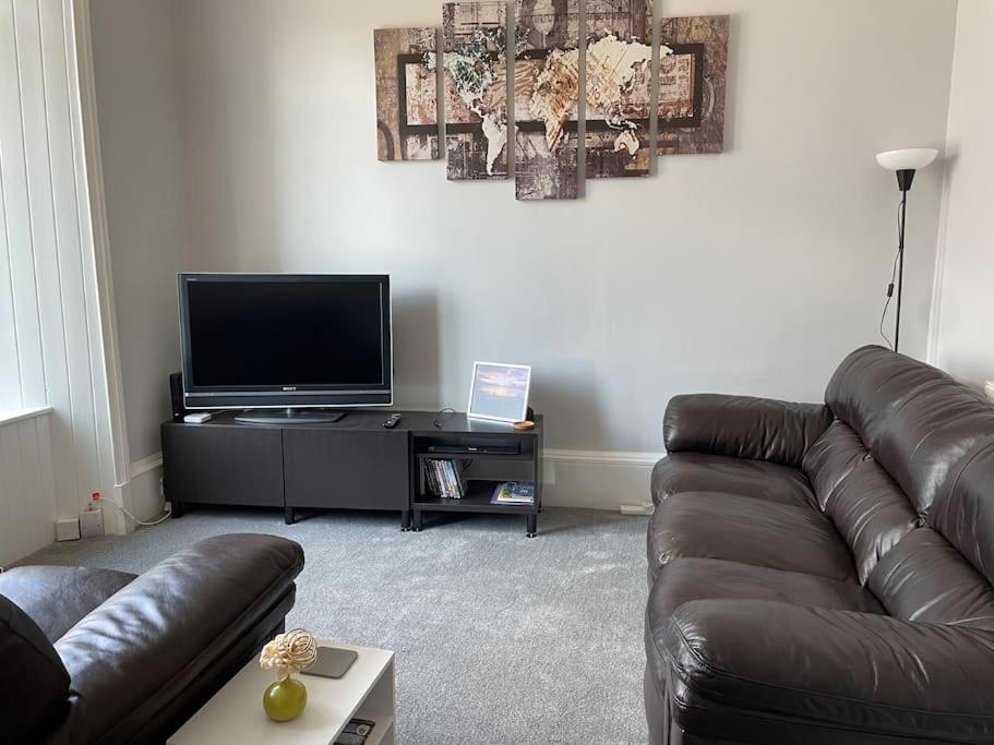 5 Minutes From Loch Lomond - Newly Renovated Ground Floor 1-Bed Flat Apartment Bonhill Bagian luar foto