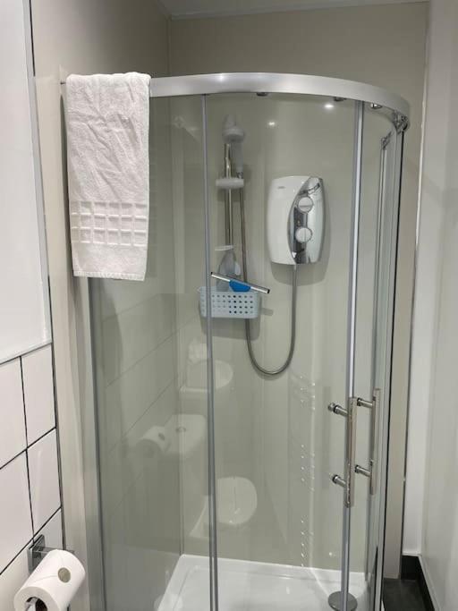 5 Minutes From Loch Lomond - Newly Renovated Ground Floor 1-Bed Flat Apartment Bonhill Bagian luar foto