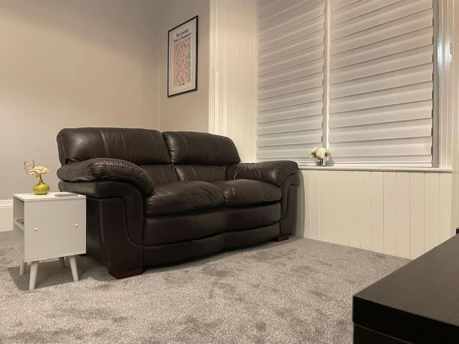 5 Minutes From Loch Lomond - Newly Renovated Ground Floor 1-Bed Flat Apartment Bonhill Bagian luar foto